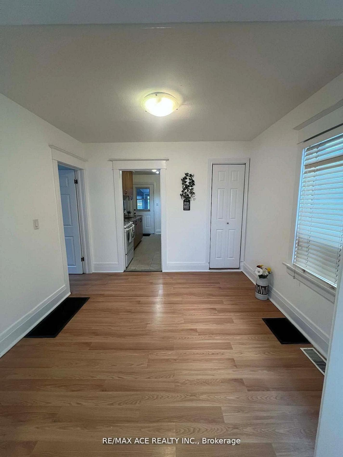 12 Mahoney Avenue photo 3