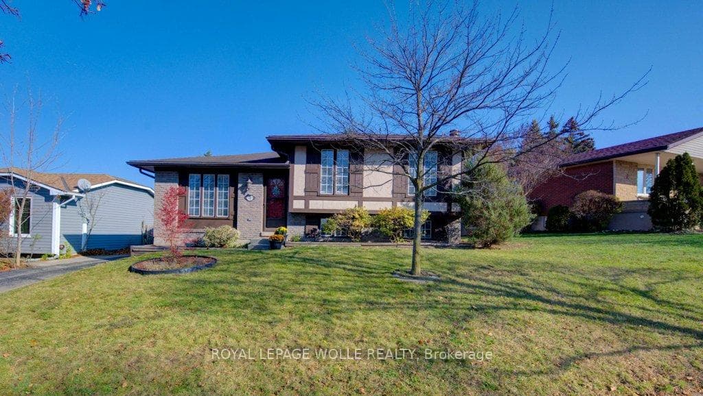 76 Devonglen Drive photo 1