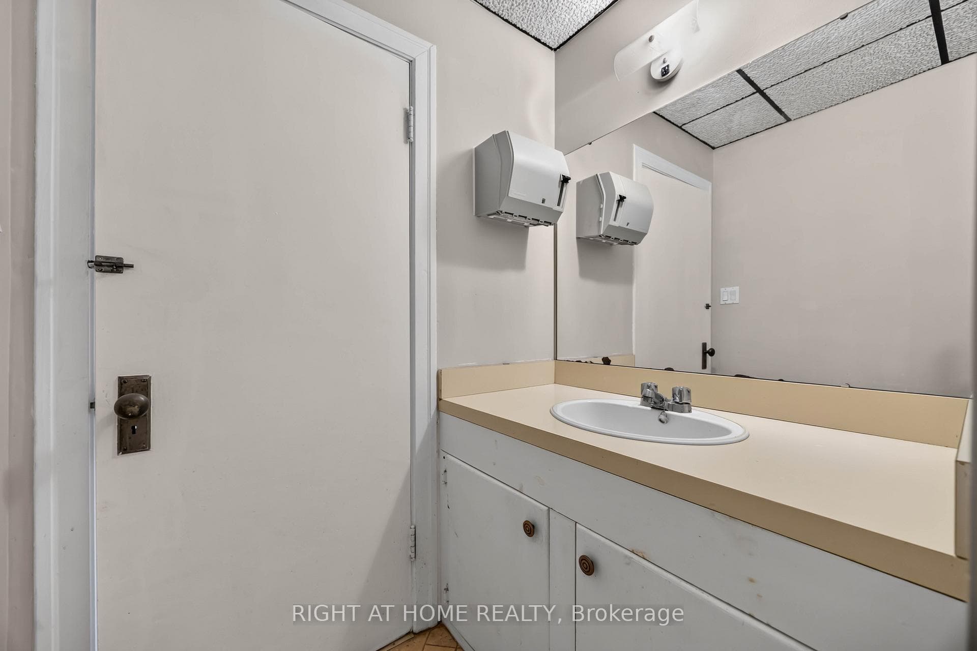 229 Water Street photo 16