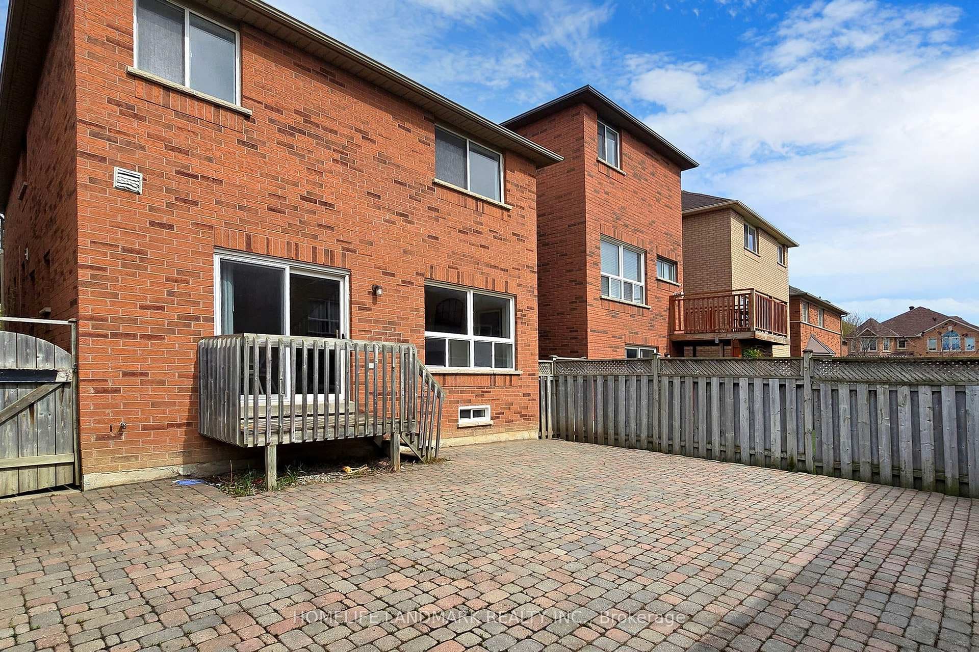 8 Fairlawn Avenue photo 36