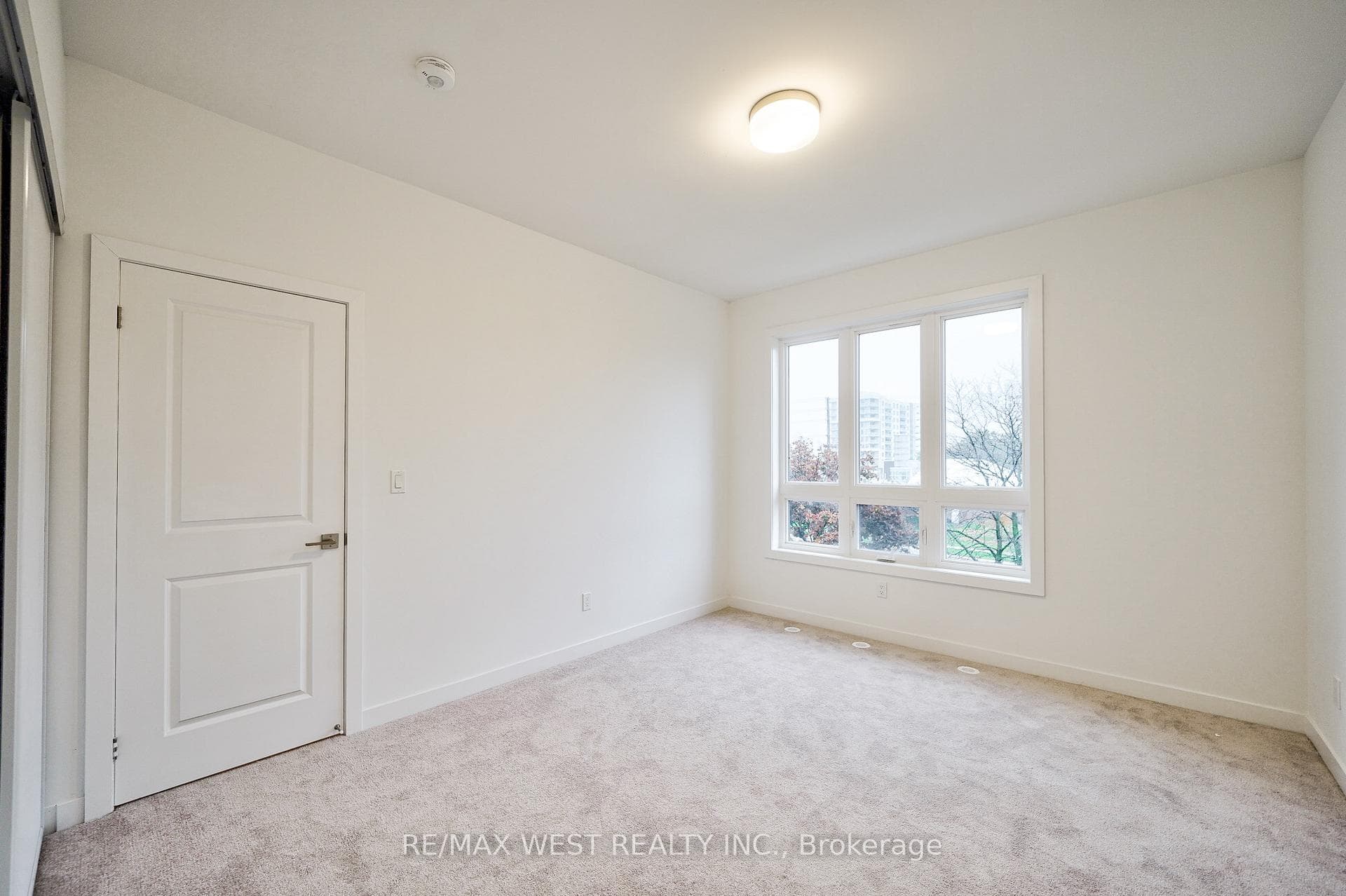 4015 Hickory Drive Unit Th11 photo 20