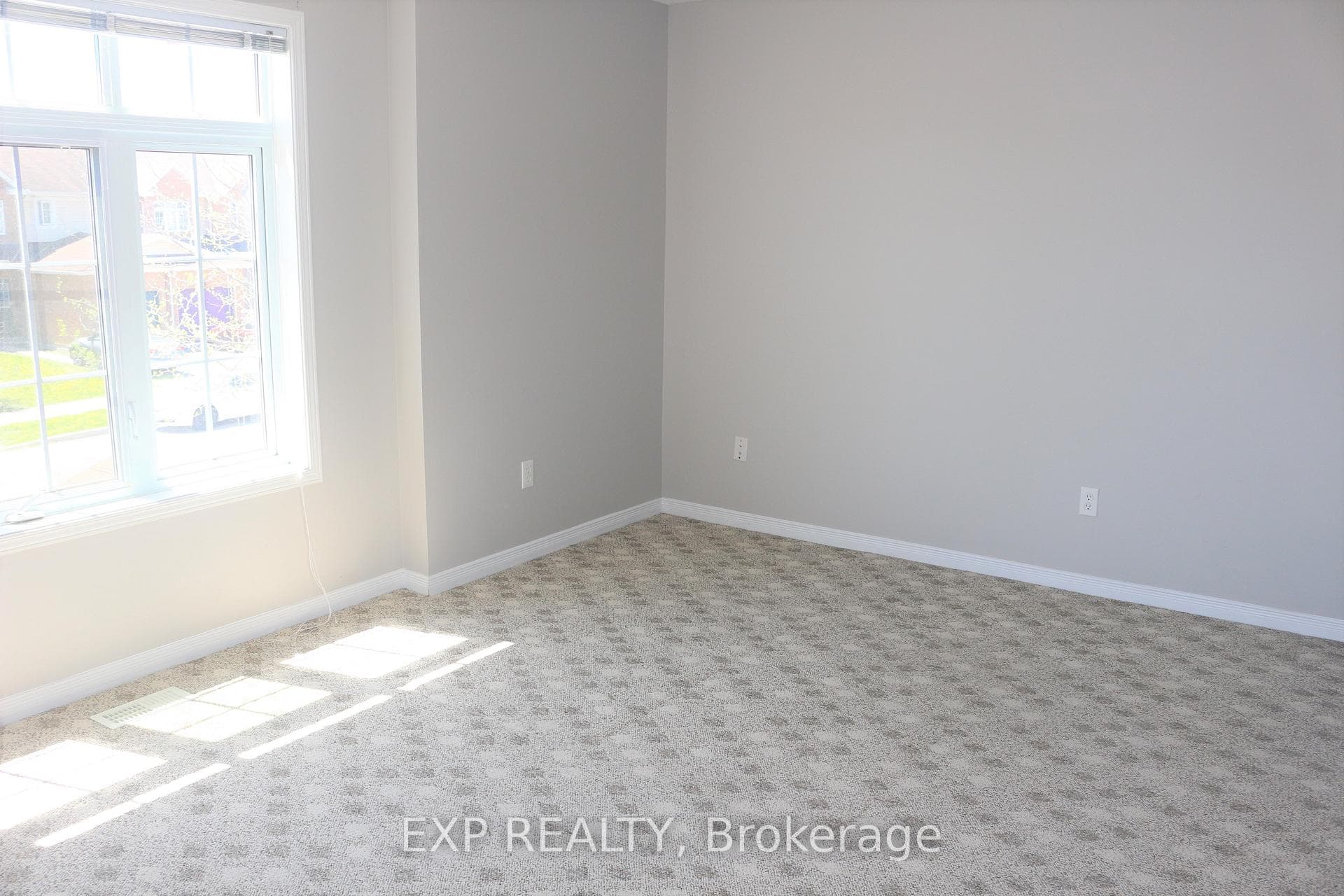 176 Colliston Crescent photo 11