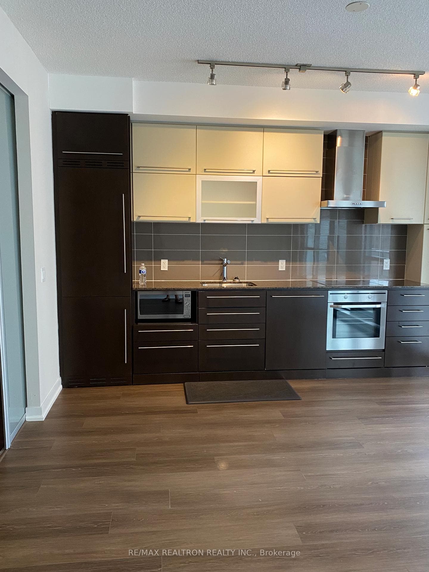 770 Bay Street Unit 1107 photo 7