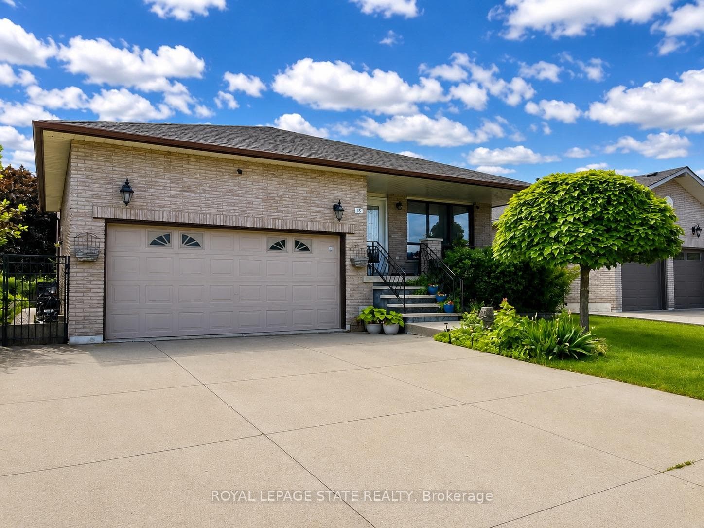 15 Ellen Avenue photo 1