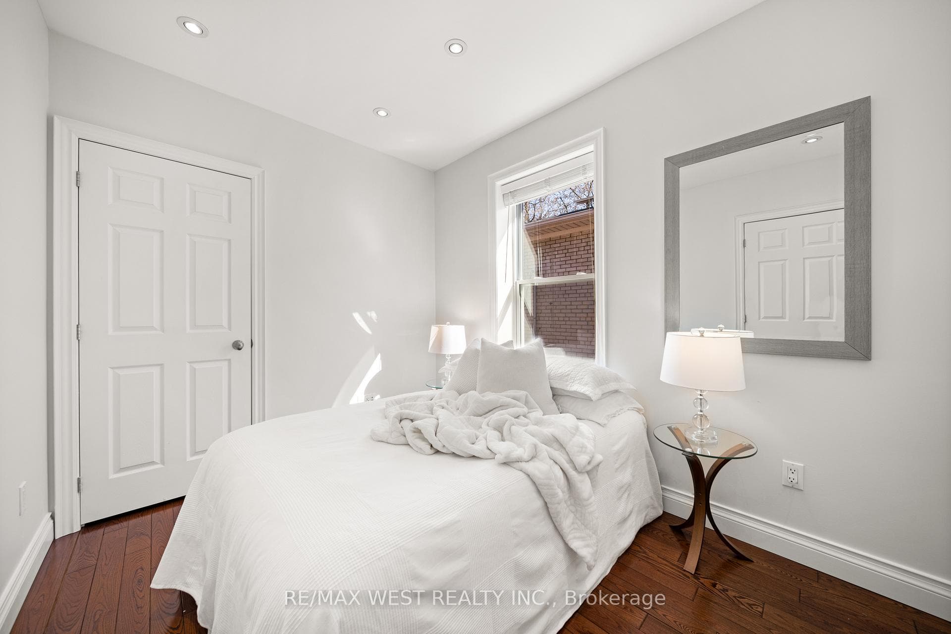 235 Maria Street photo 14