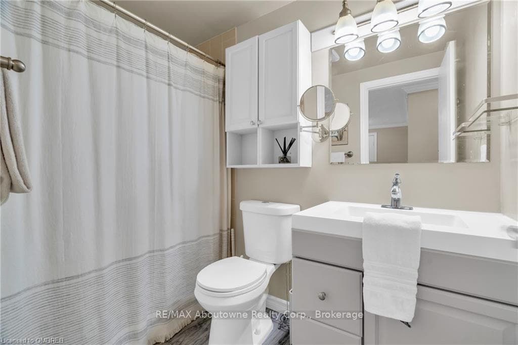 20 MOSS Place photo 20