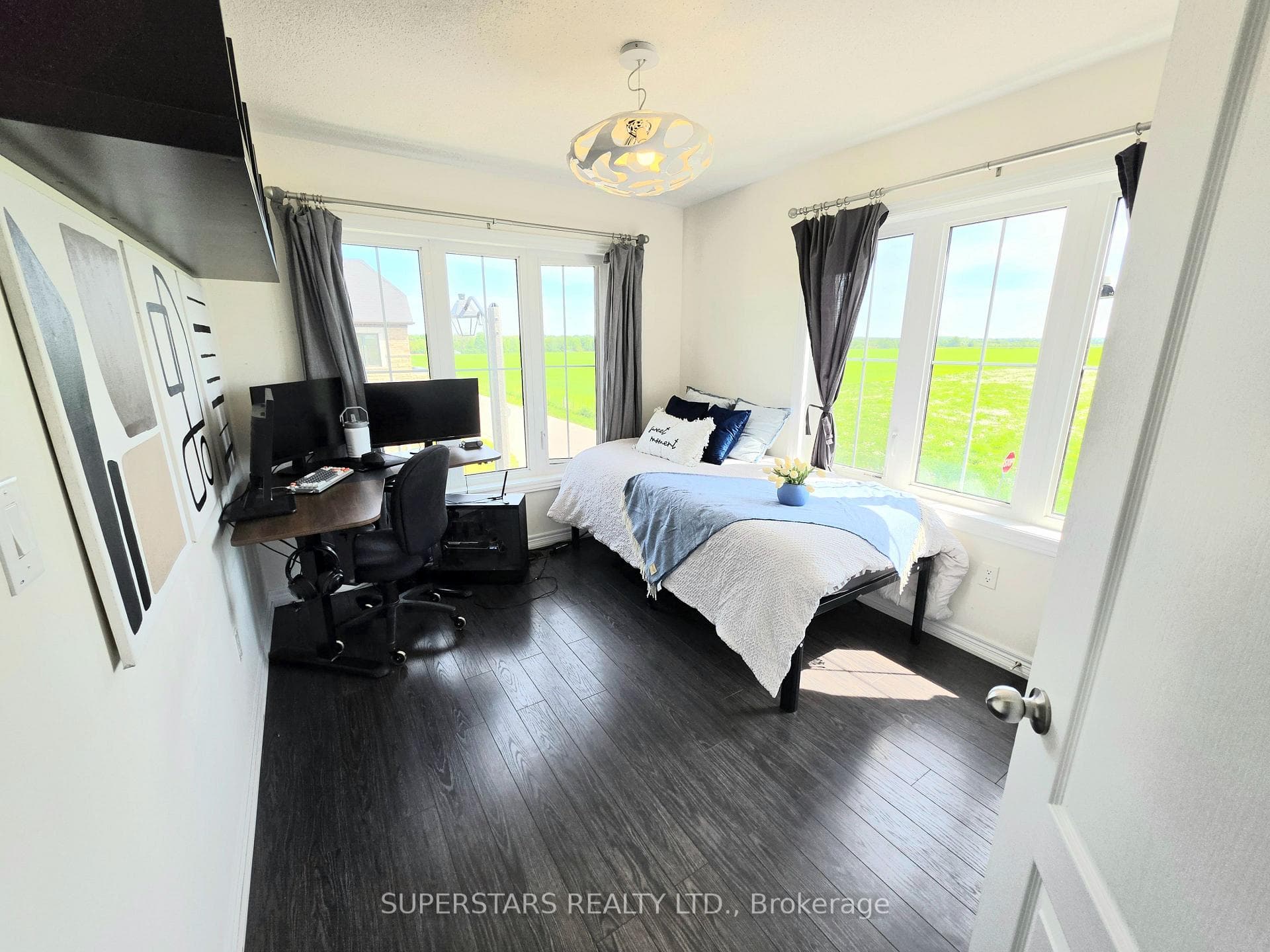 33 Tilbury Gate photo 28
