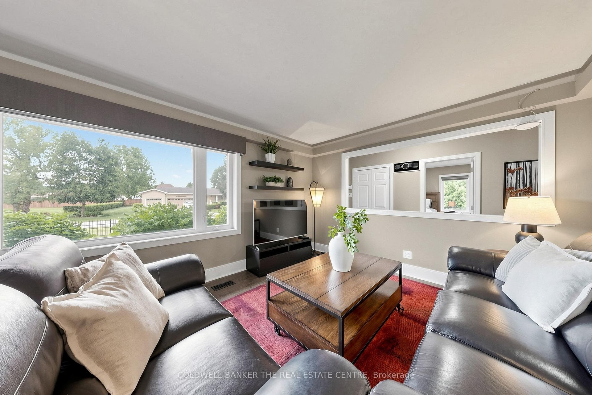 35 Parkside Drive photo 3