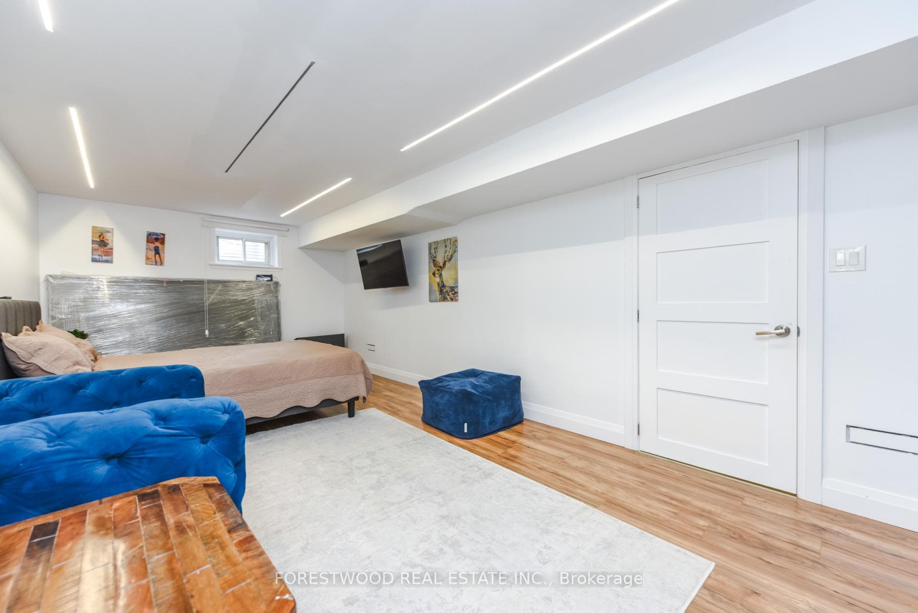 1690 Saltdene Terrace photo 45
