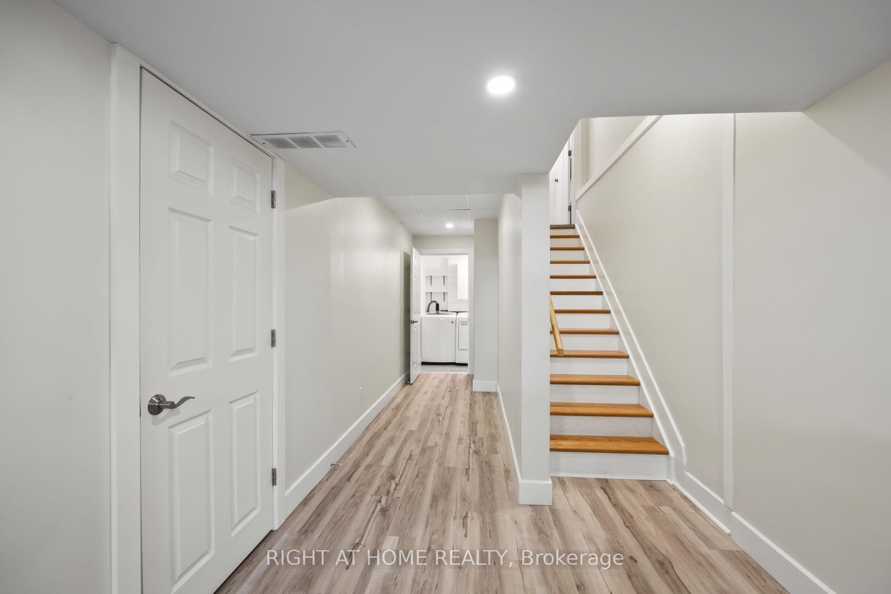 215 Pratt Drive photo 29