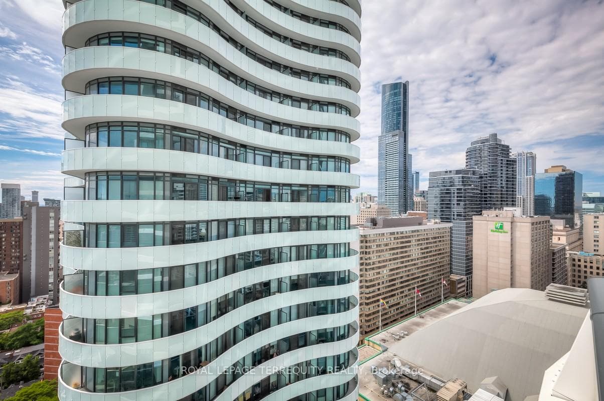 85 Wood Street Unit 2701 photo 19