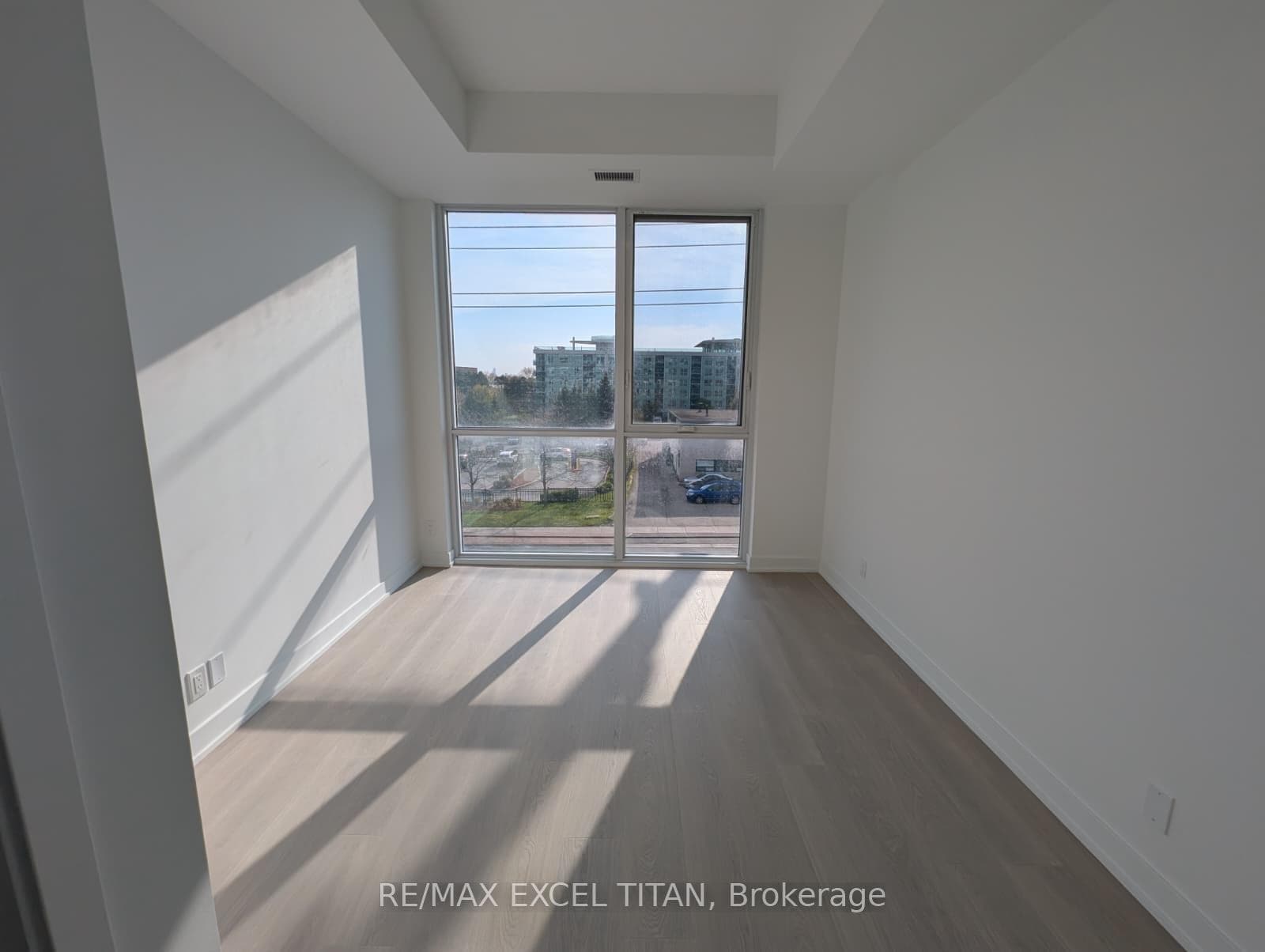 Primary Bedroom With Walking Closet and Ensuite Wr