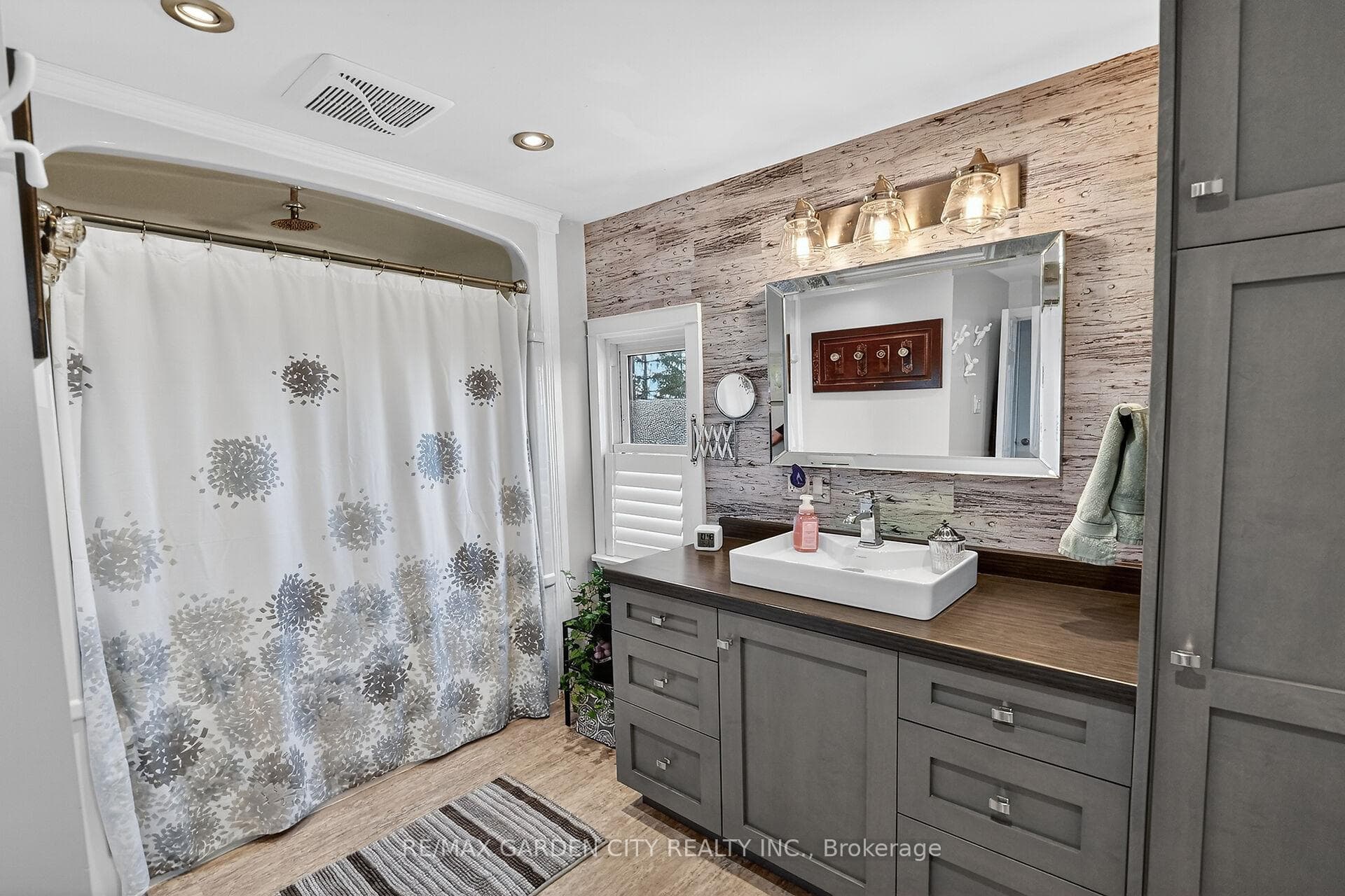 3745 King Street photo 15