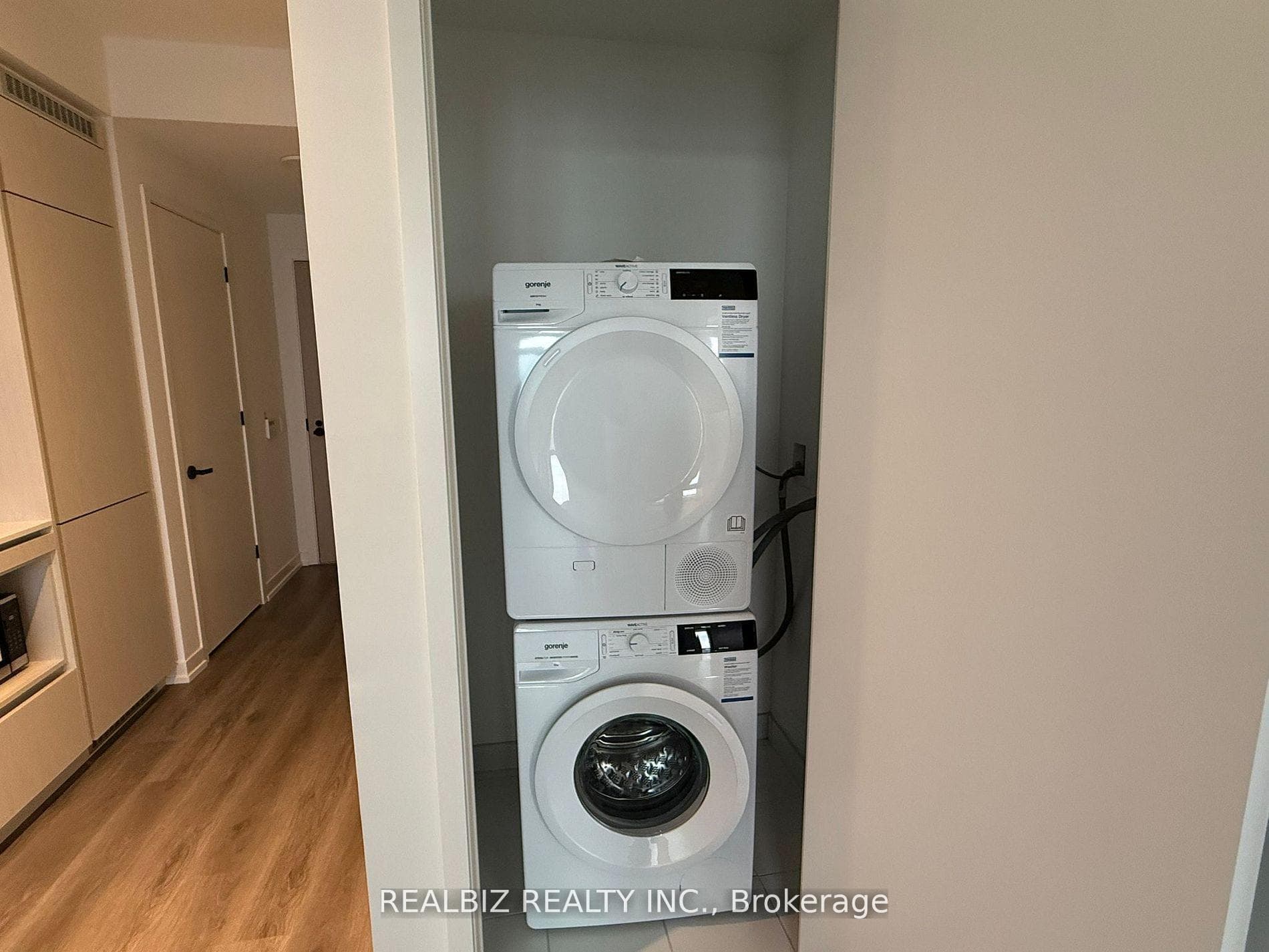 28 Interchange Way Unit 1715 photo 8