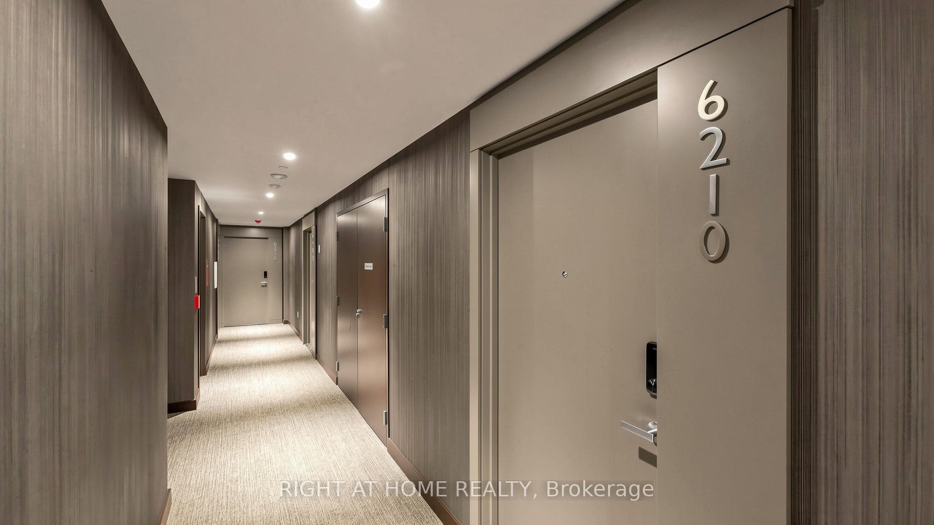 448 Burnhamthorpe Road Unit 6210 photo 34