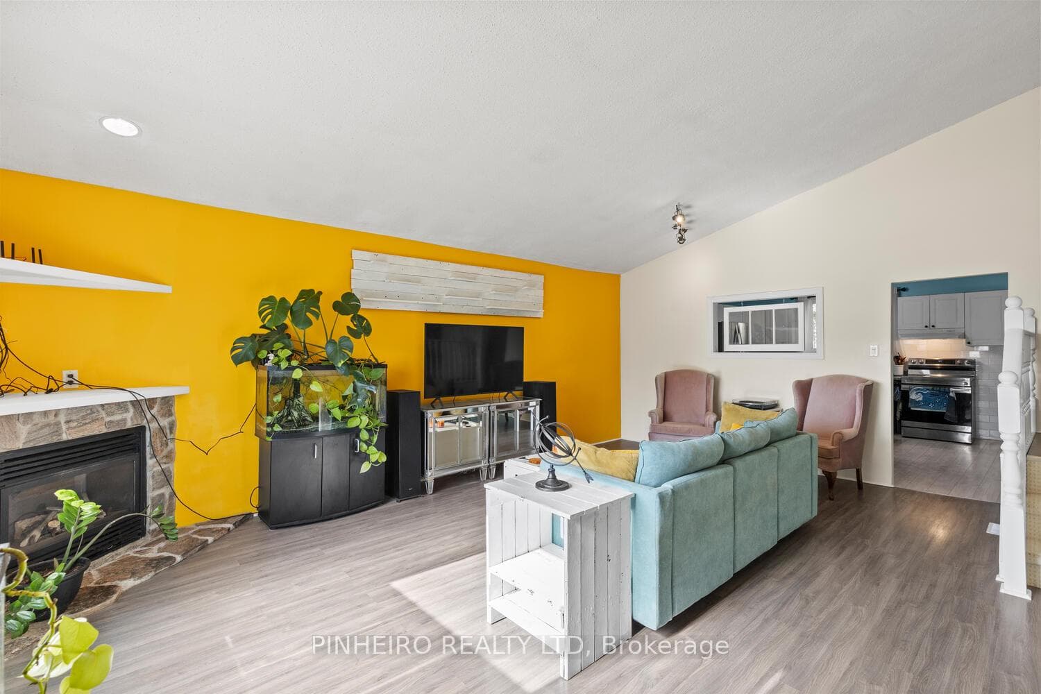 1614 Wavell Street photo 2