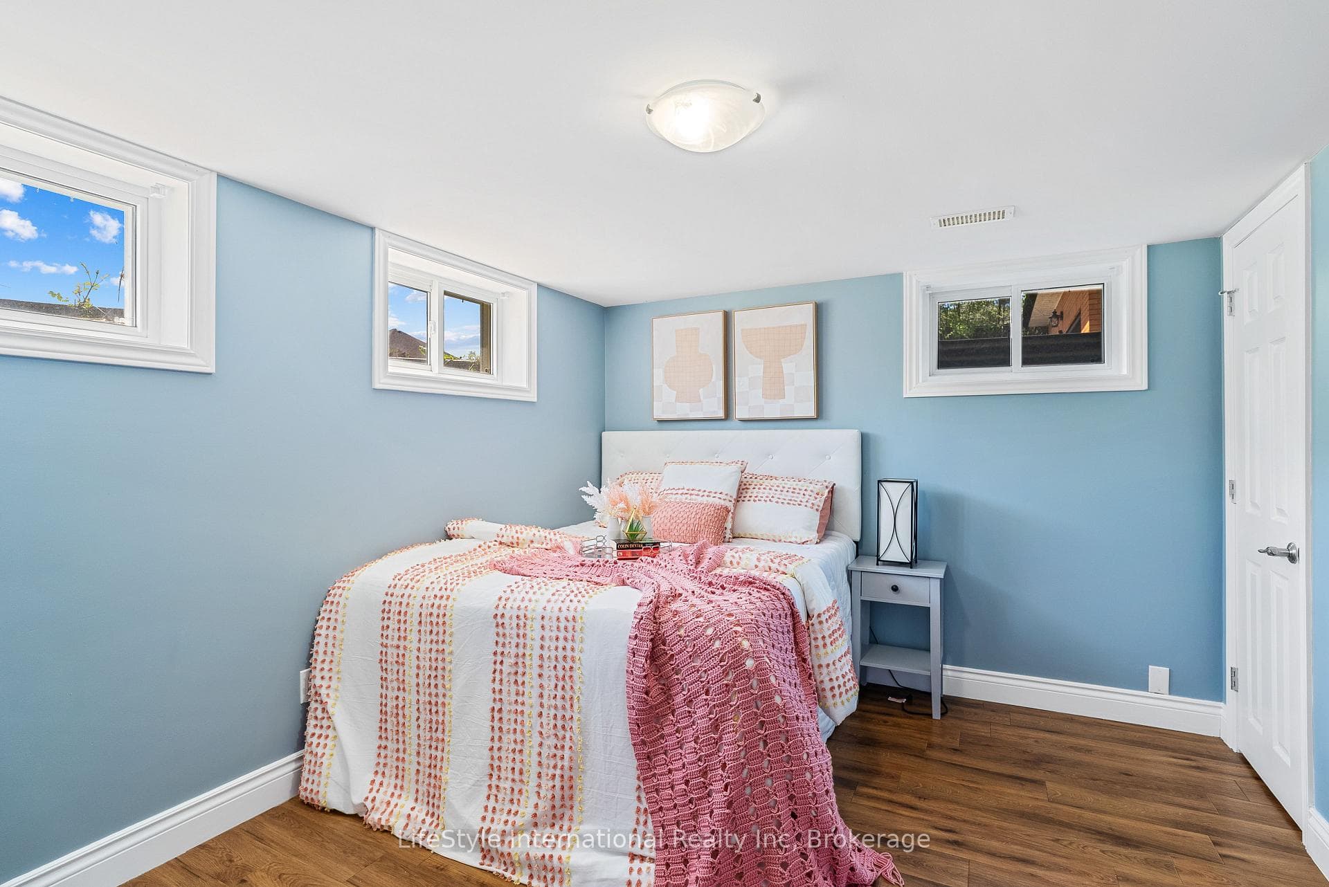 2 Westmount Road photo 34