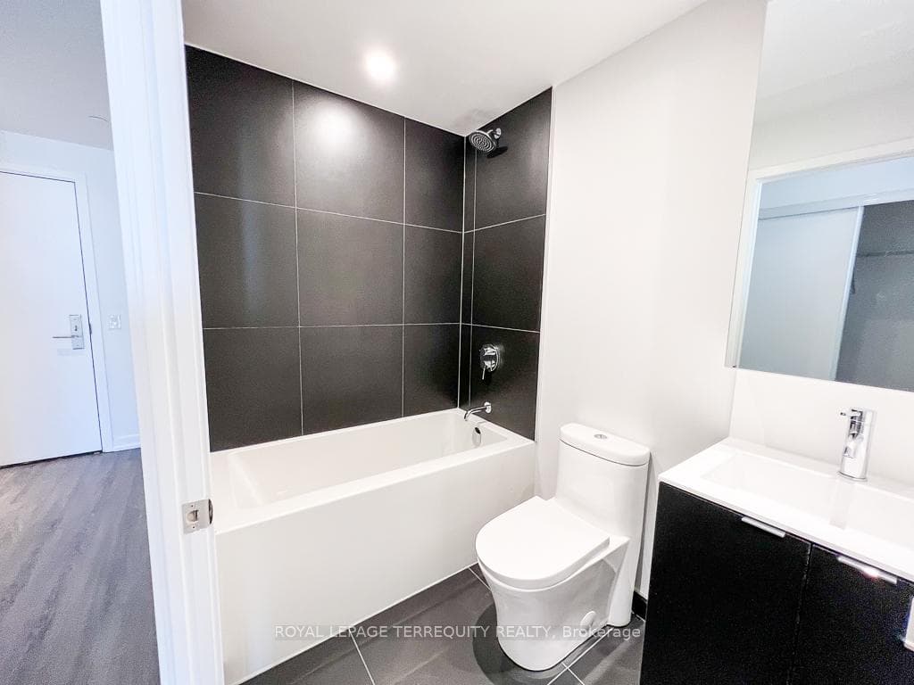 20 Edward Street Unit 1617 photo 10