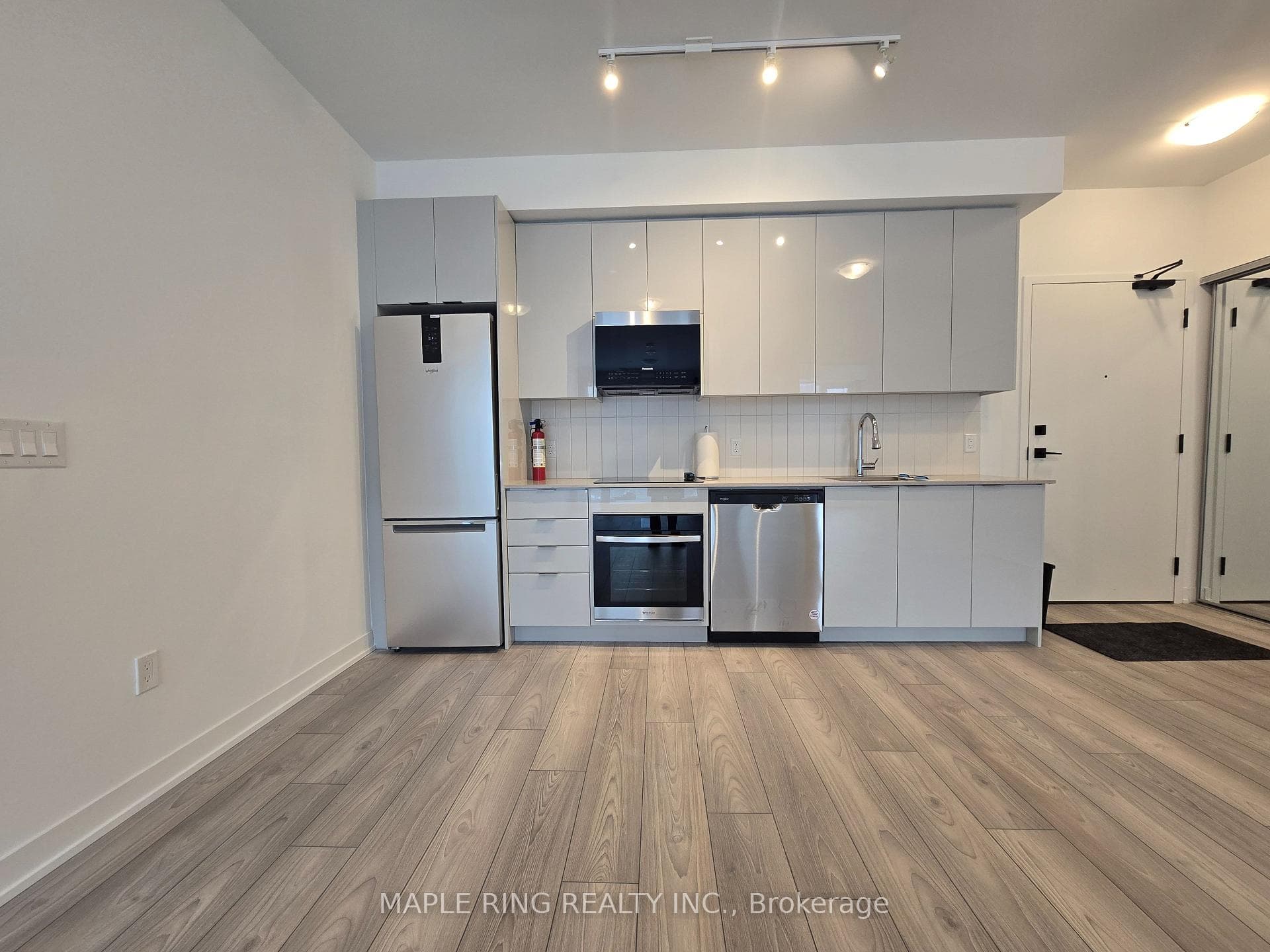 498 Caldari Road Unit 443 photo 9