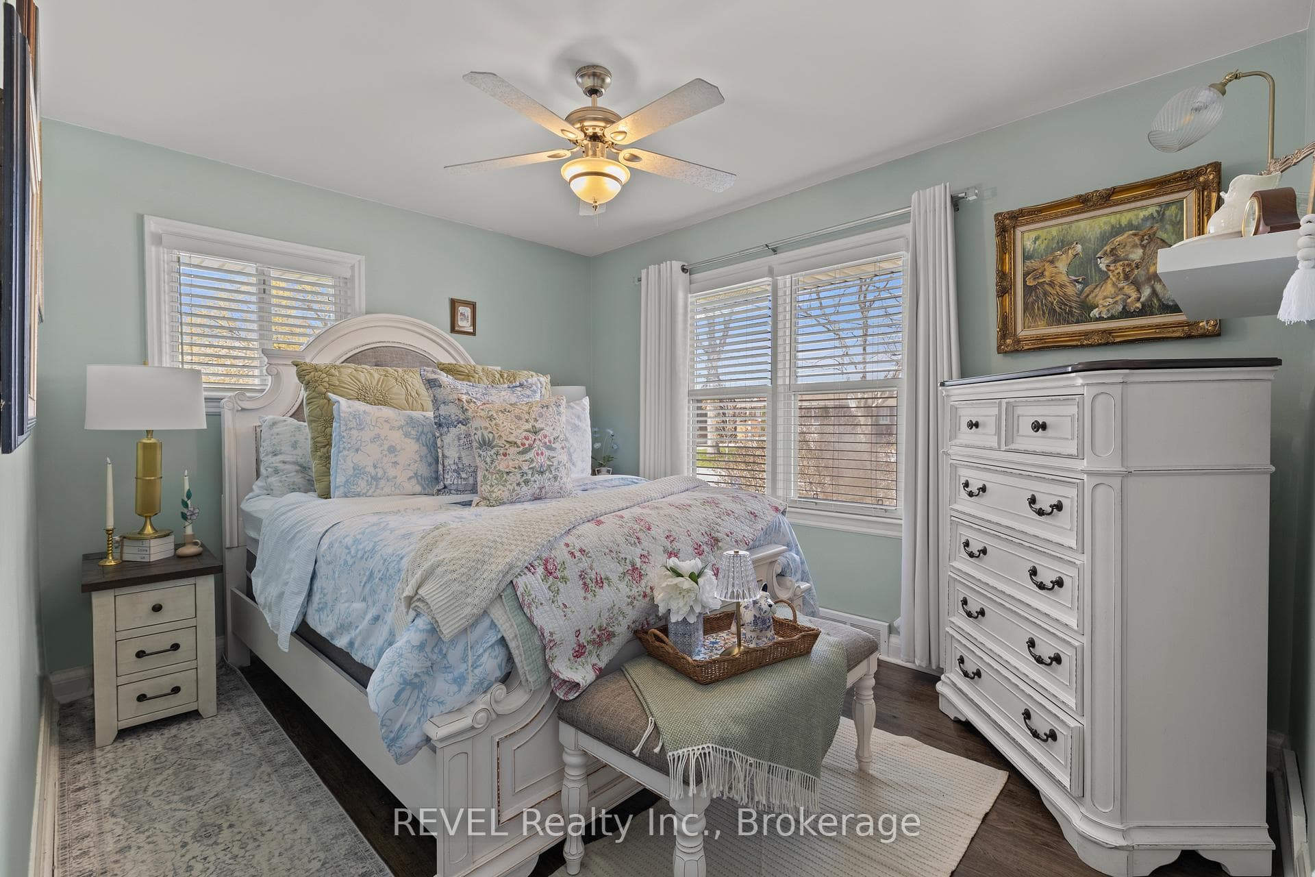 41 Rose Avenue photo 13