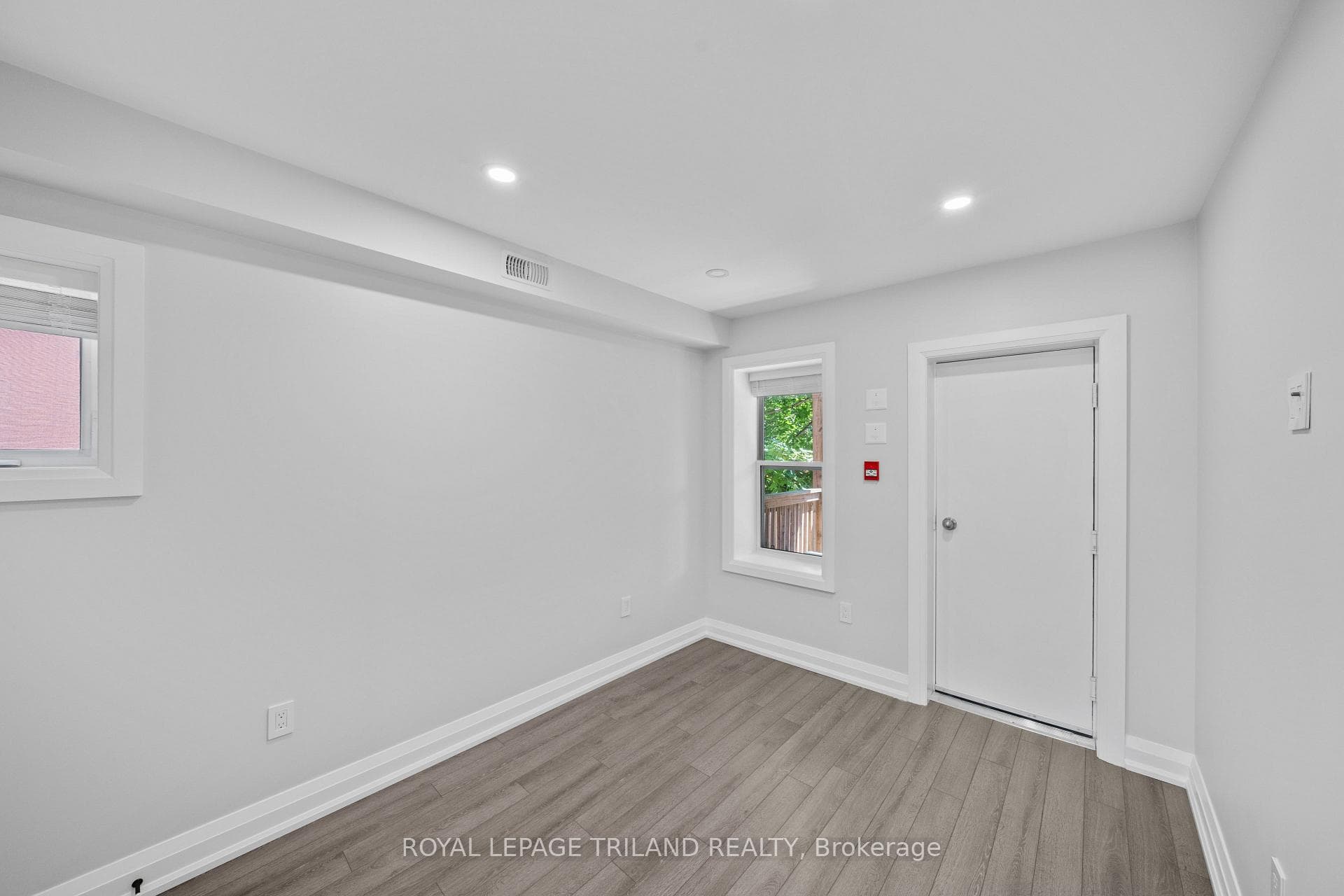 15 Balmoral Avenue Unit 5 photo 12