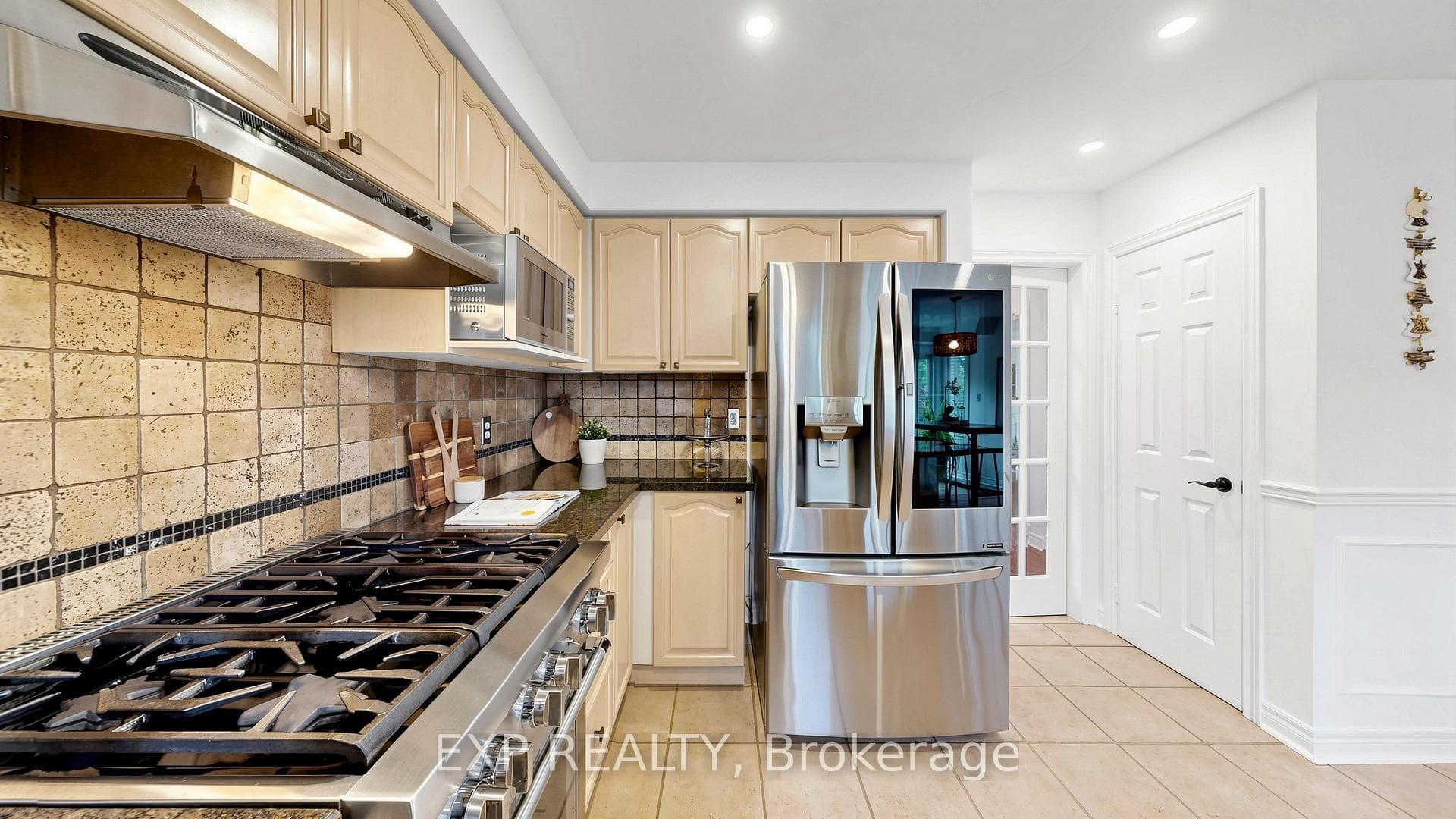 16 Curry Crescent photo 13