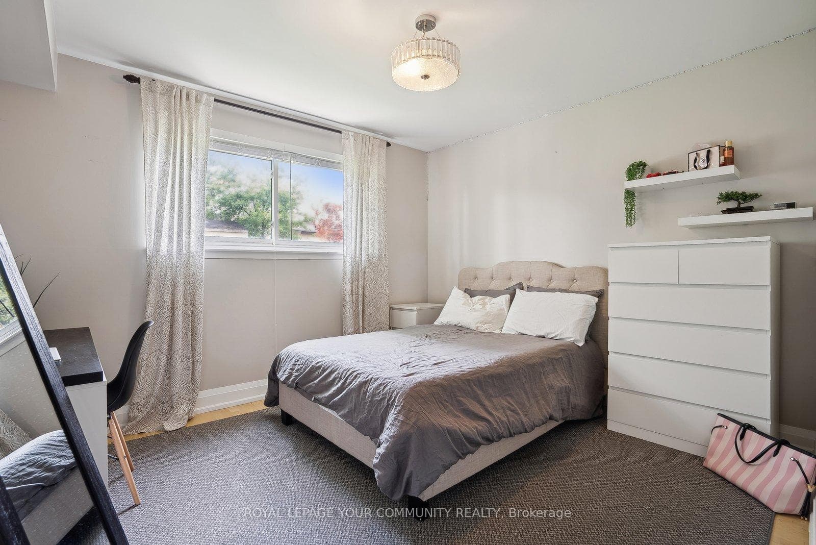 7 Pine Tree Crescent photo 13