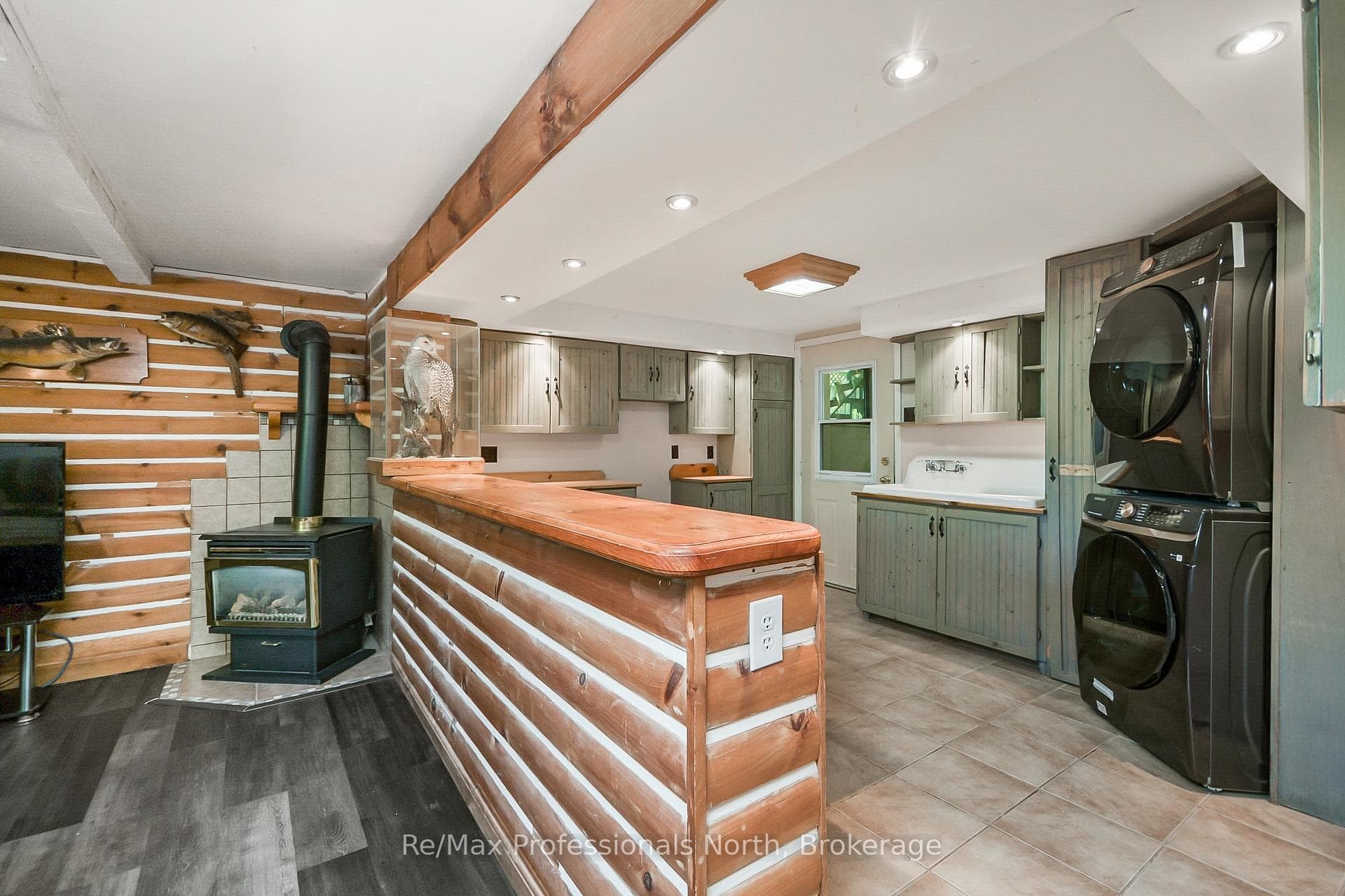 110 FRASER Street photo 17