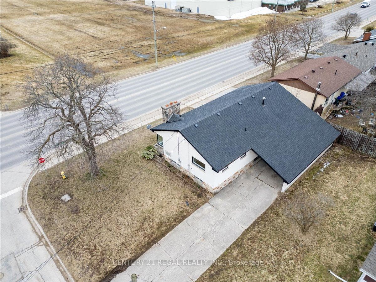 1090 8TH Street photo 42