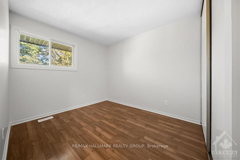 23 MCCLINTOCK Way photo 12
