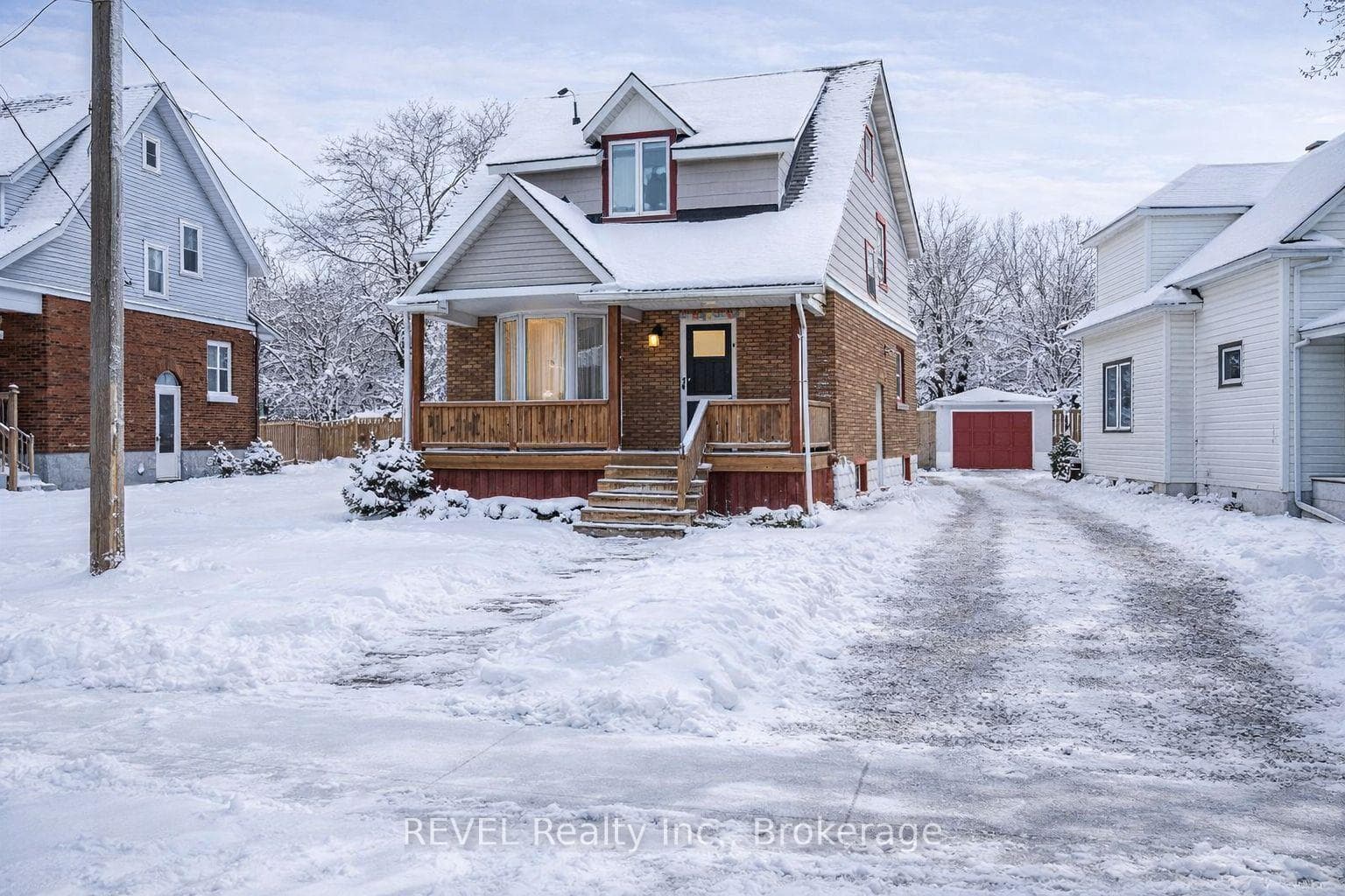 4586 Fifth Avenue photo 2
