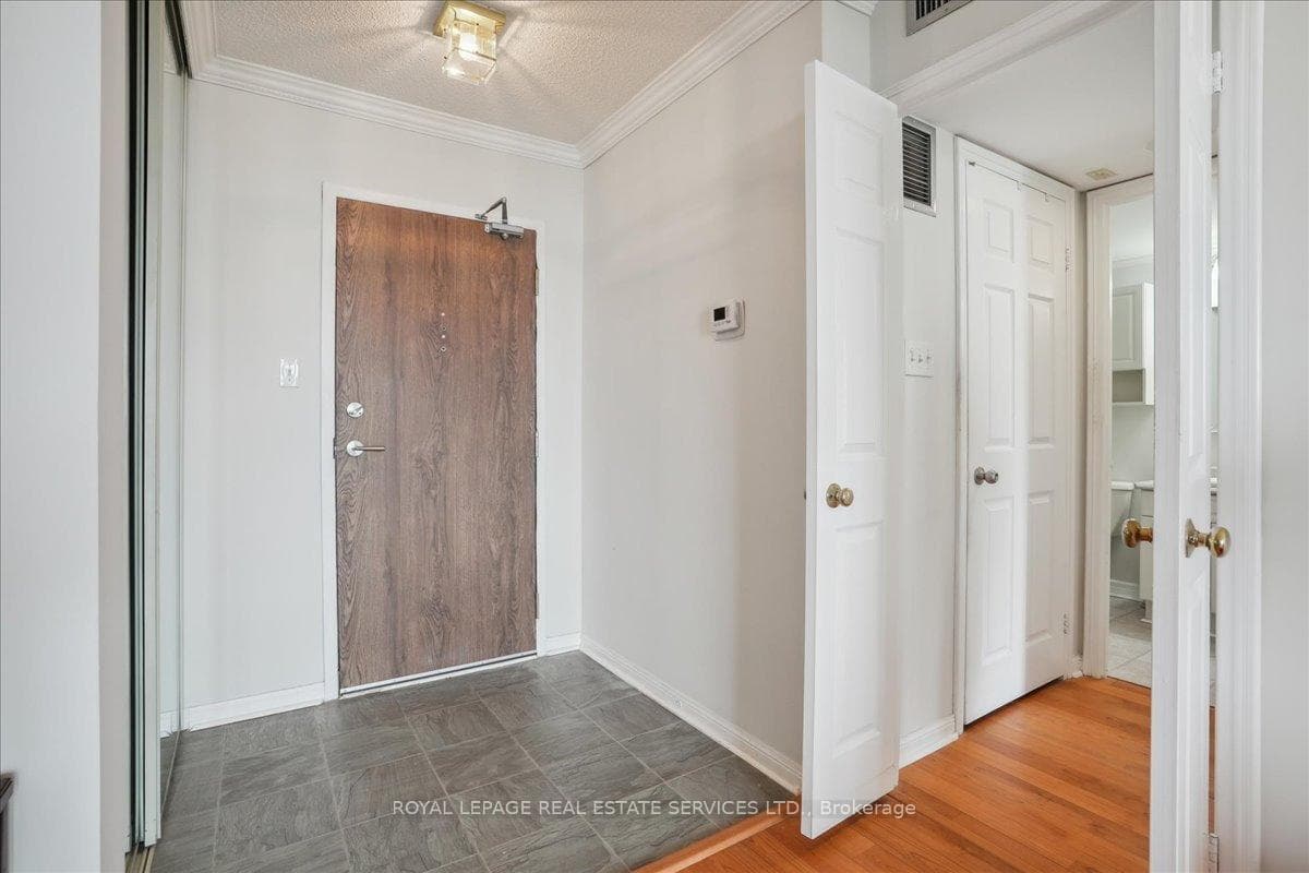 1230 Marlborough Court Unit 702 photo 18