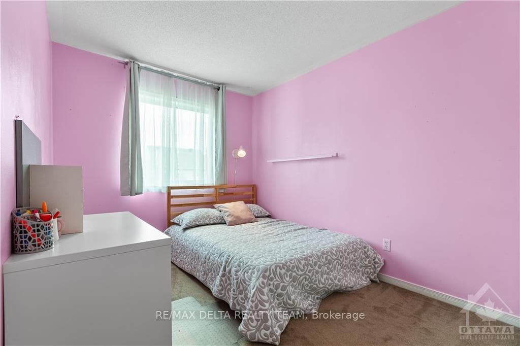 9 DAVENTRY Crescent photo 16
