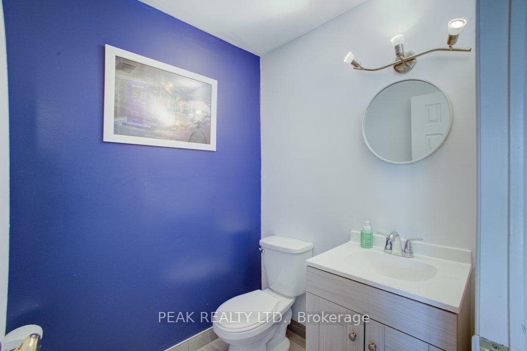 1085 Queens Boulevard Unit 13 photo 20