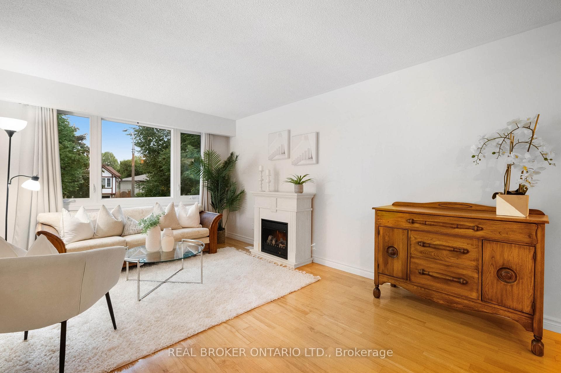 119 Wheatfield Crescent photo 8