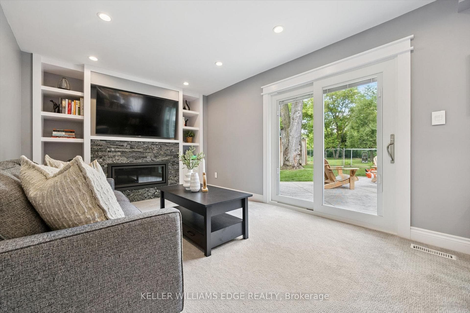 495 Tipperton Crescent photo 6