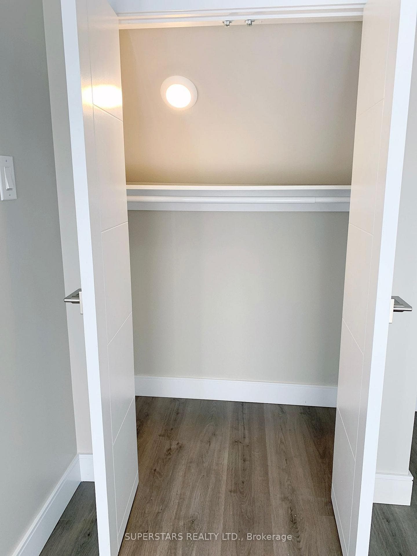 3 London Street Unit Upper photo 9