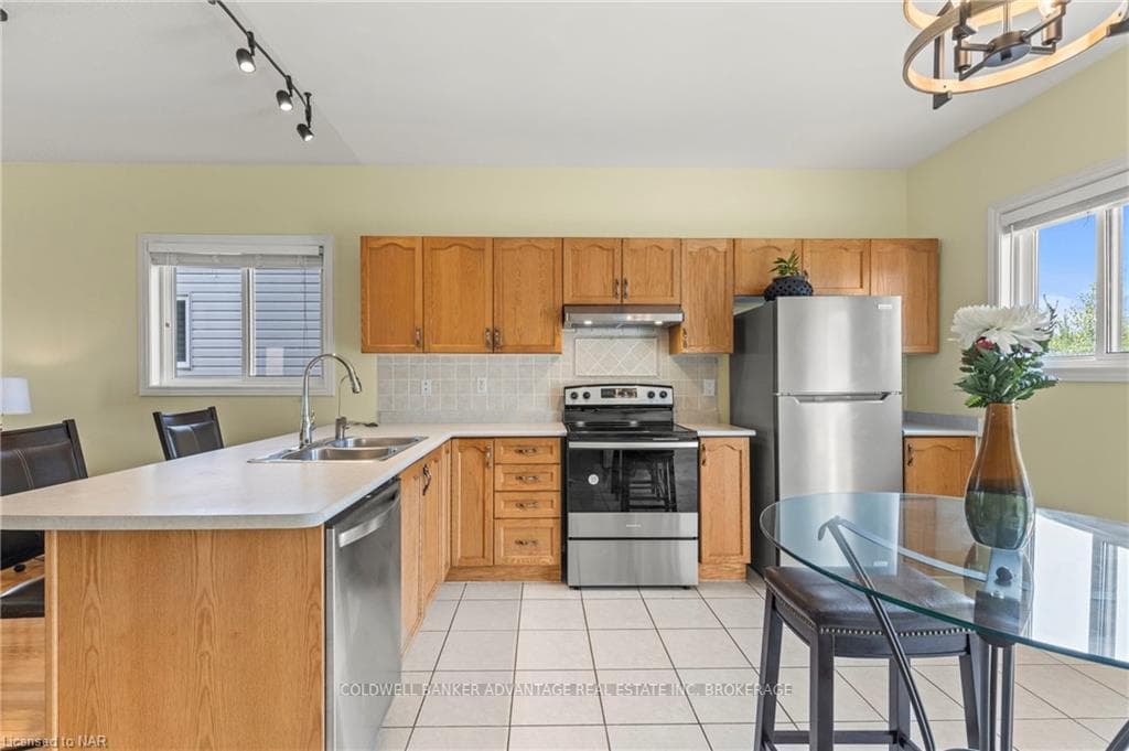 302 ST LAWRENCE Drive photo 10