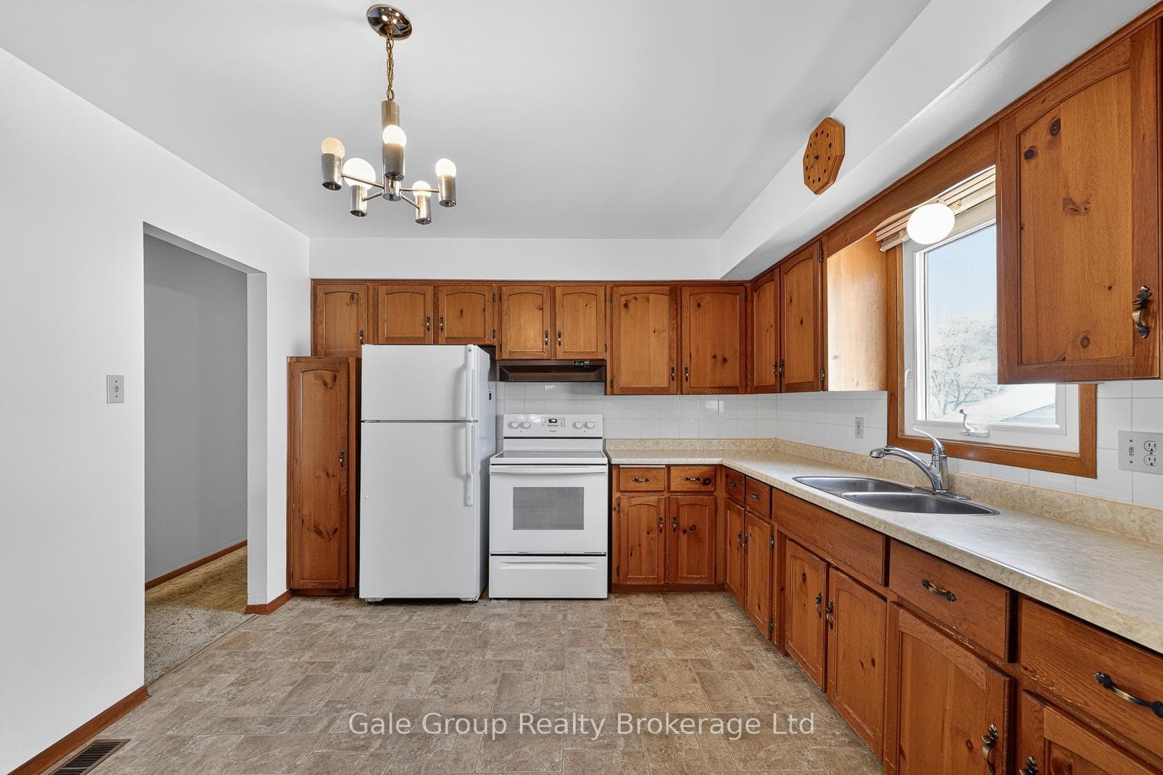 111 Chippewa Avenue photo 10