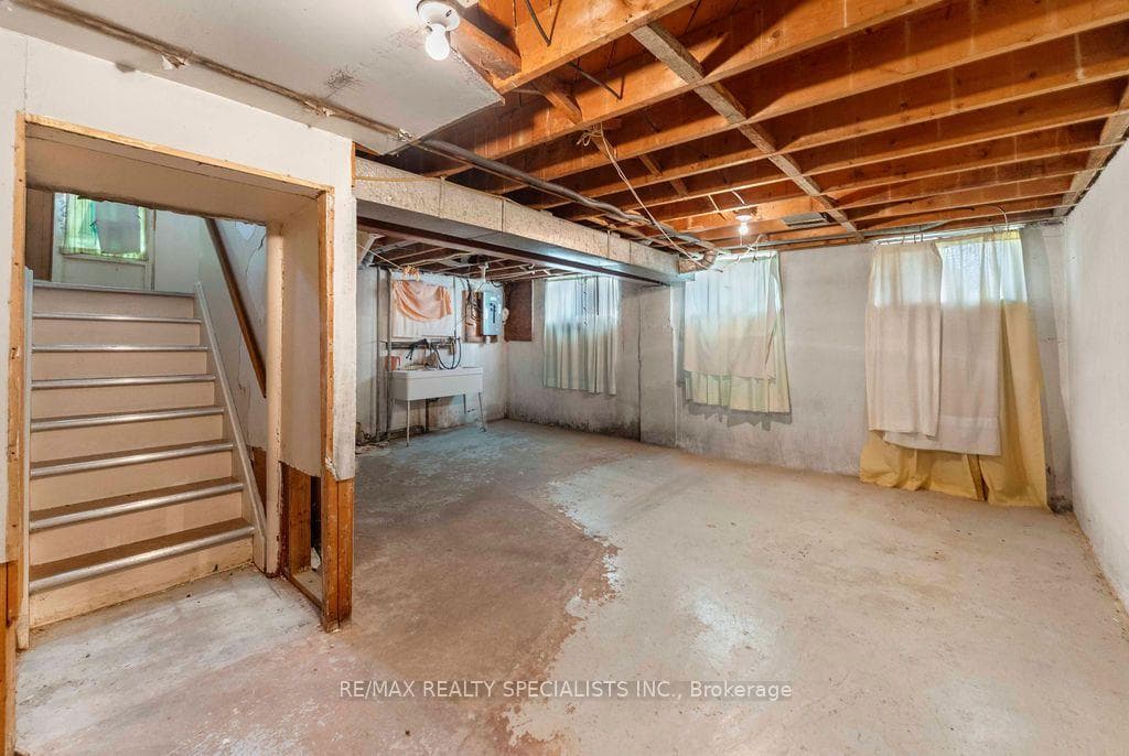 122 Cordella Avenue photo 23