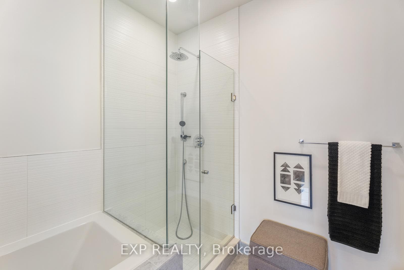 20 Fred Varley Drive Unit 233 photo 30