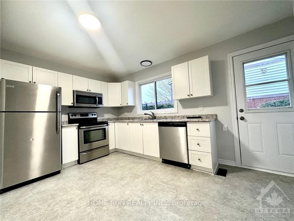 8B KNOLLSBROOK Drive photo 4