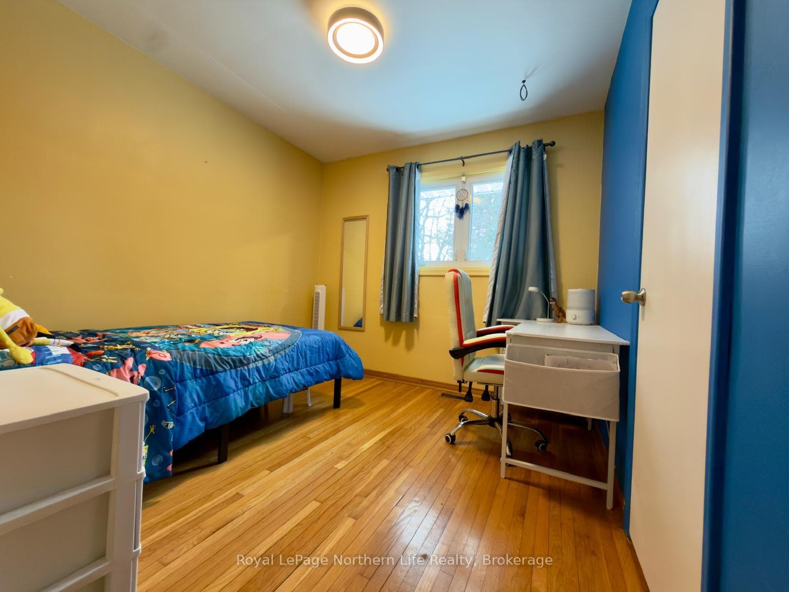 667 Montrose Avenue photo 24