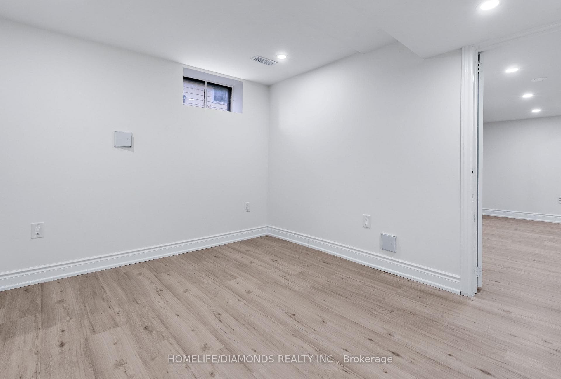 210 MACKAN Street photo 36