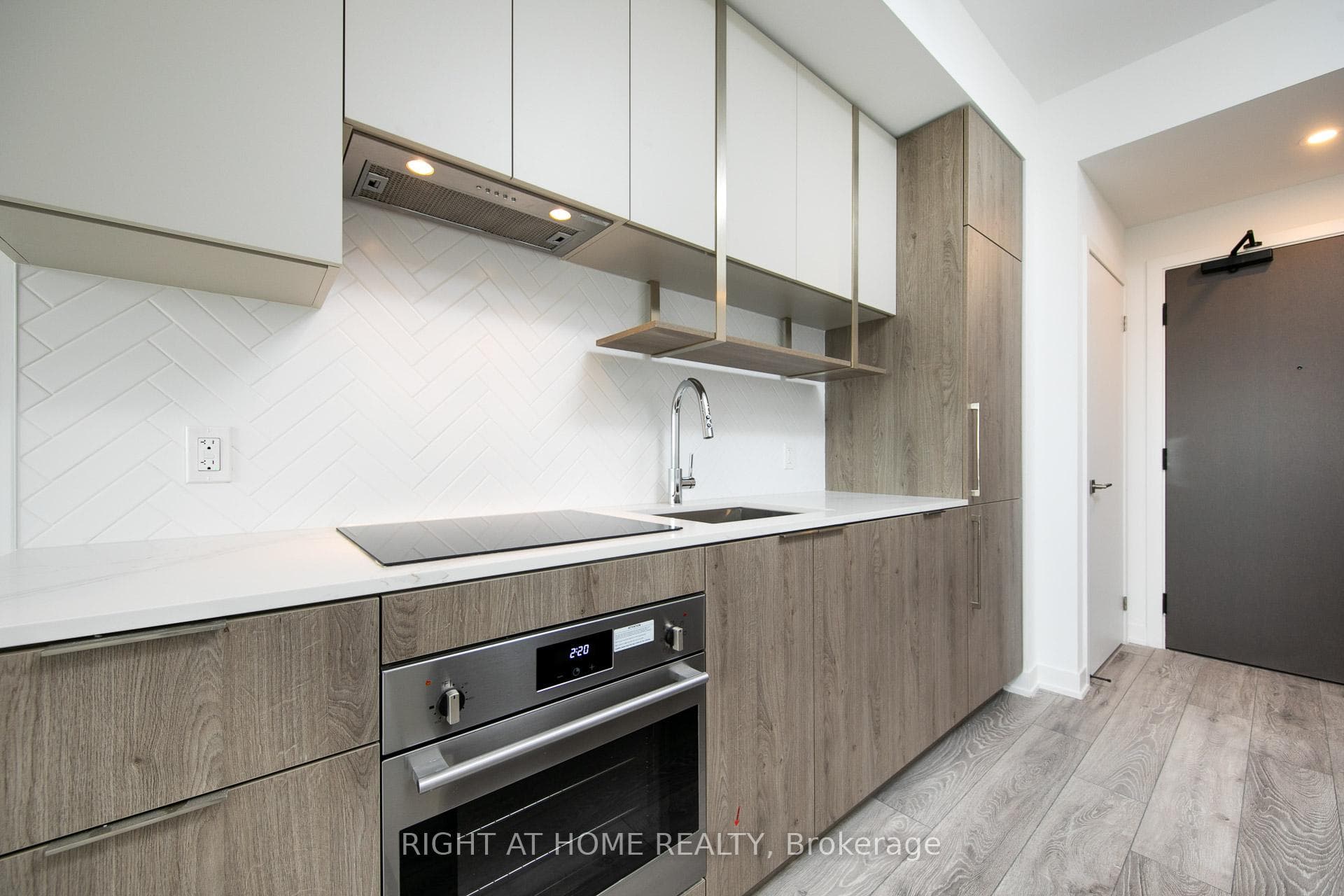 15 HOLMES Avenue Unit 1409 photo 4