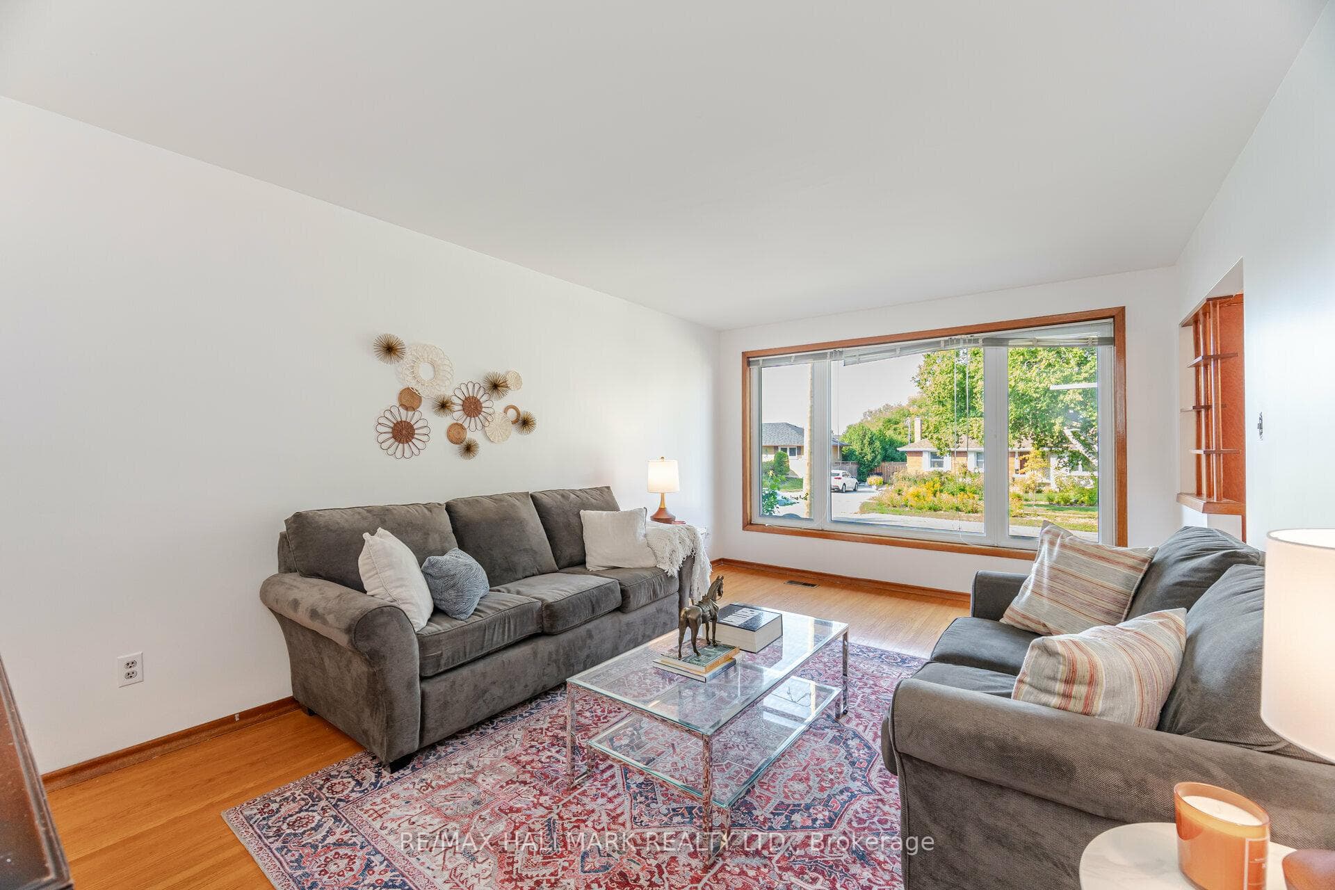 461 Cromwell Avenue photo 5