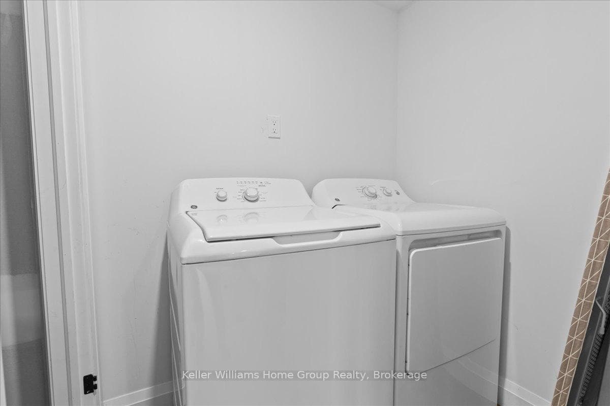 113 Walsh Street photo 43