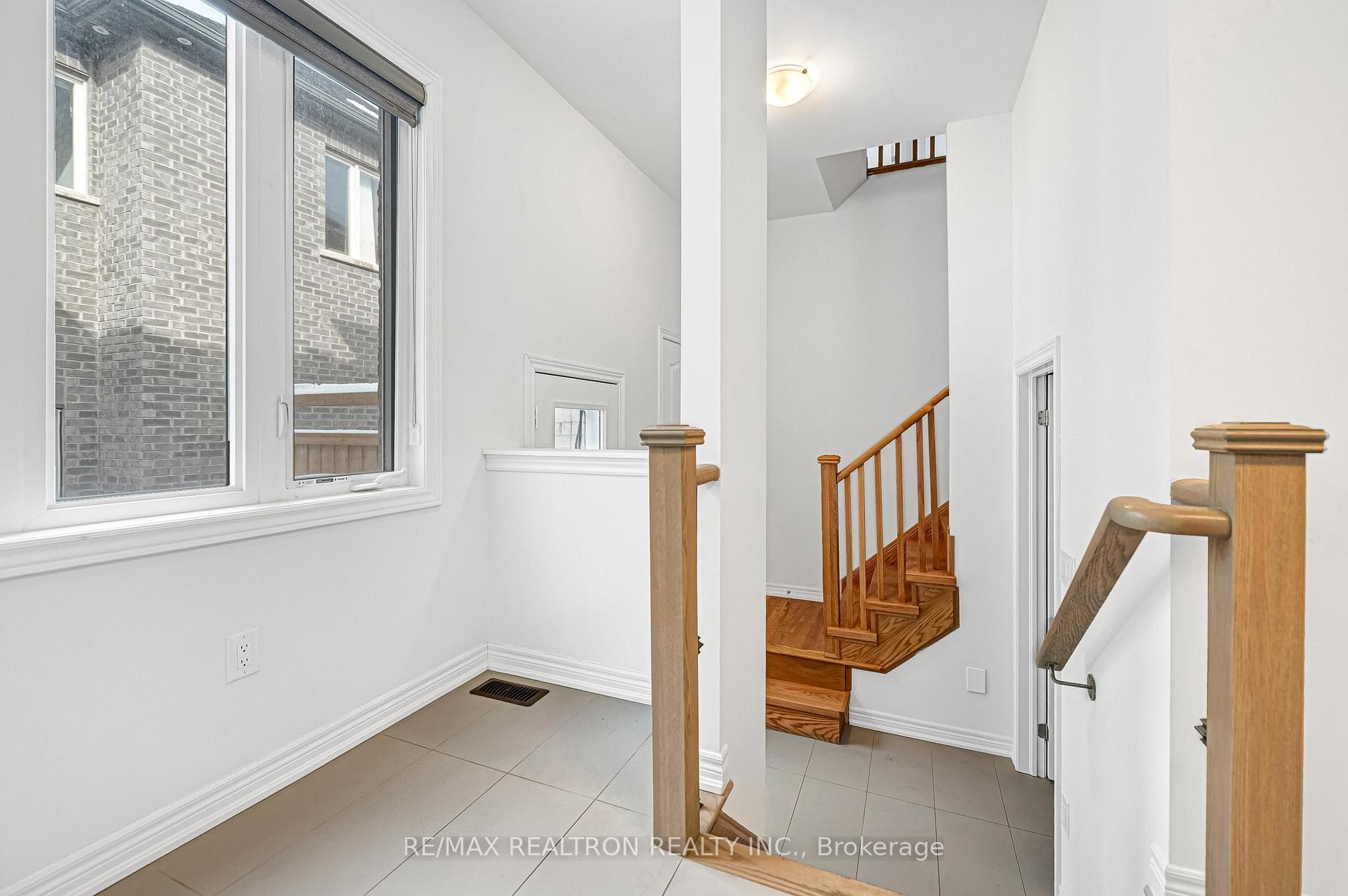 51 Albert Lewis Street photo 14