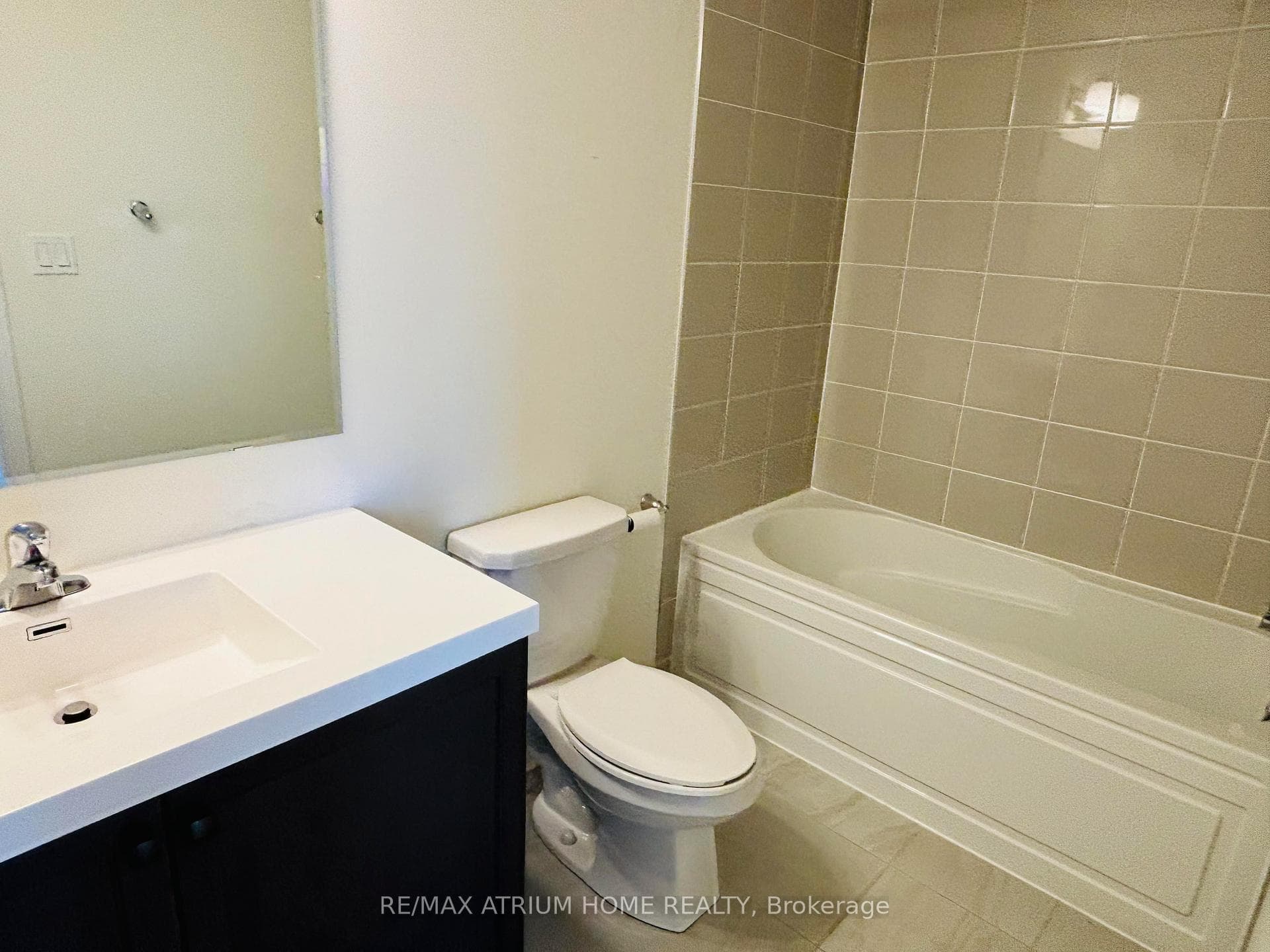 1356 Sycamore Gardens photo 7