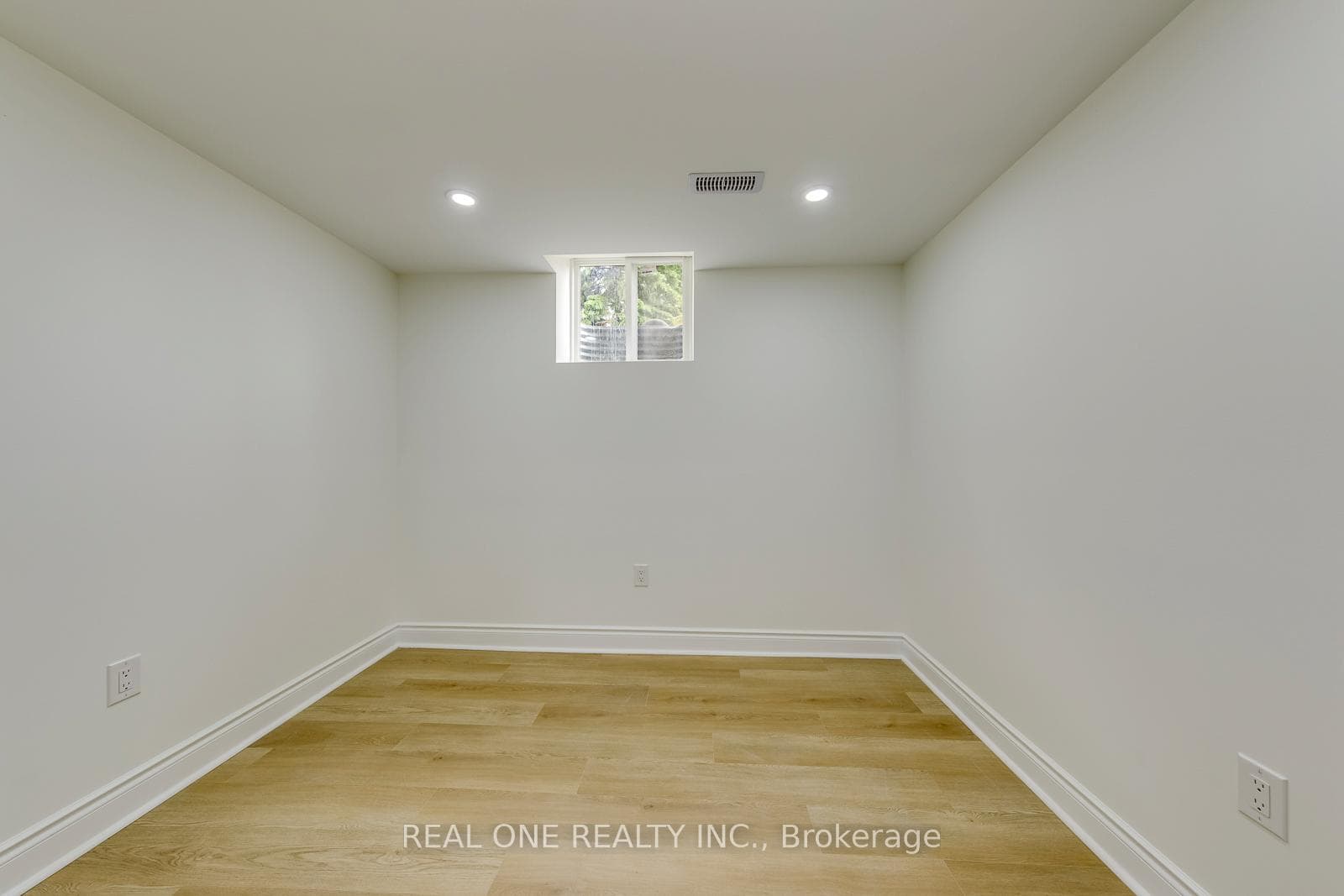655 Paragon Place Unit Basement Apartment photo 13